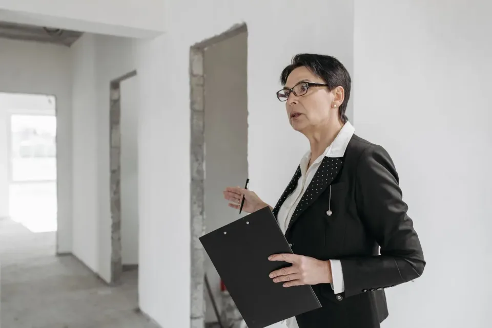 Pest Control Inspector — Building Inspection — Pest Control Inspector, Clipboard, Pen, Pest Control, Pest Control